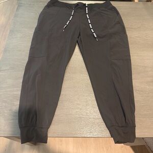 Med Couture Women's Jogger Scrub Pants in Black, Size Large Petite